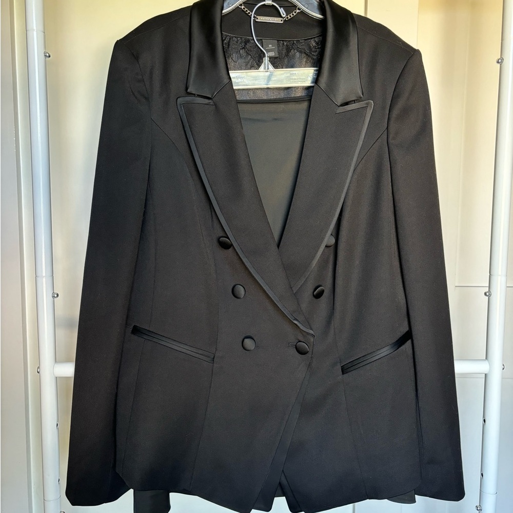 Elegant Black Double-Breasted Women's Blazer